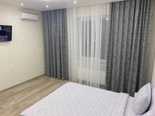 Люкс Апартаменти В Центрі Міста ,Жк Театральний Rivne Bagian luar foto